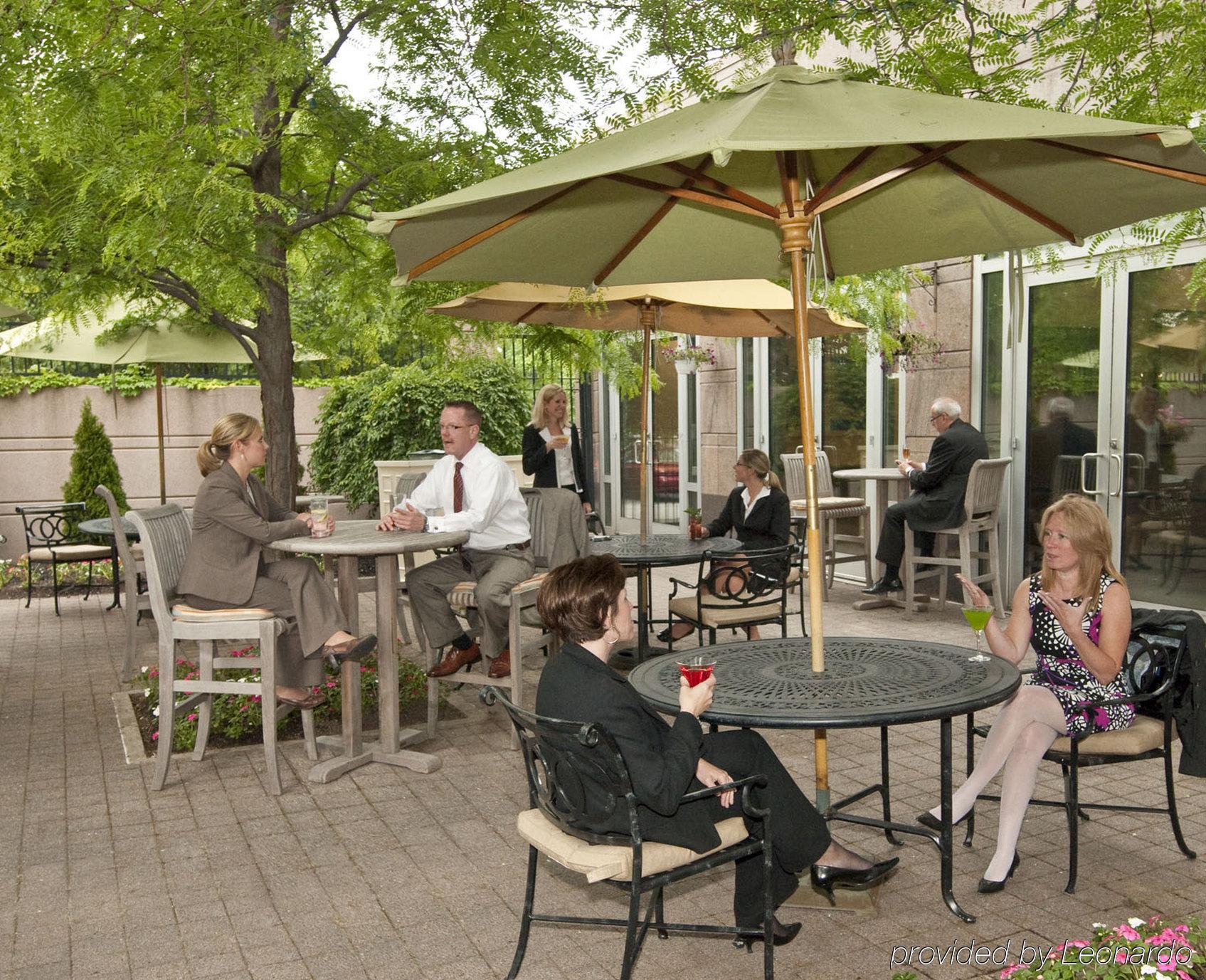 Intercontinental Suites Hotel Cleveland By Ihg Restaurant bilde